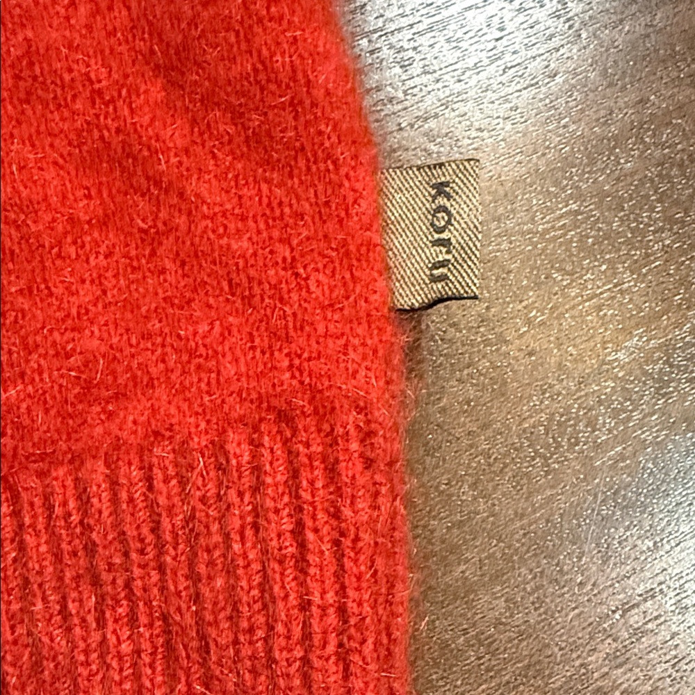 Koru Merino Wool, Possum Fur & Silk Blend Red V-Neck Sweater - Picture 3 of 9